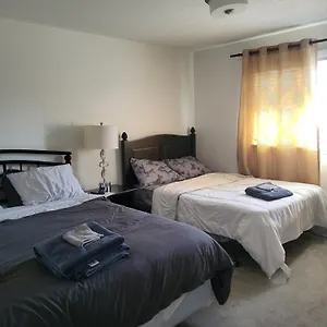 Lovely Townhouse For Short-term Ottawa
